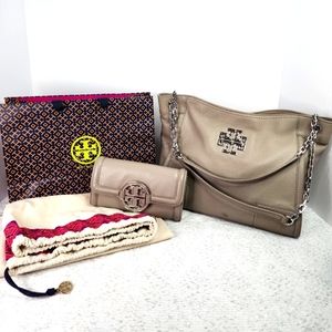 Tory Burch - Pebbled Leather Bag. Gray